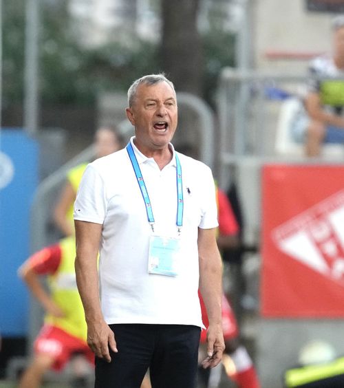 Din preferat, în renegat  Mircea Rednic  s-a enervat și a decis să-l dea afară! Un alt fotbalist e pe lista neagră