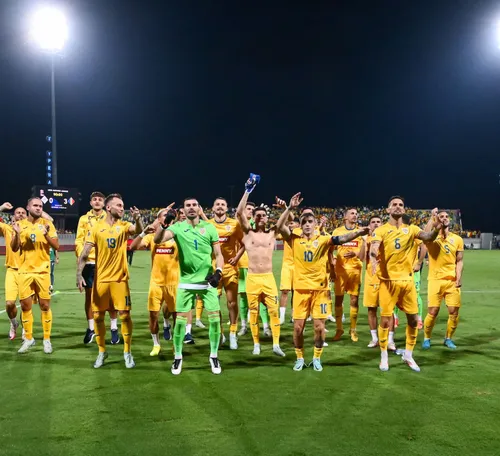 „România, ale!”  „Tricolorii” au sărbătorit  victoria din Cipru  alături de un stadion ocupat de români!