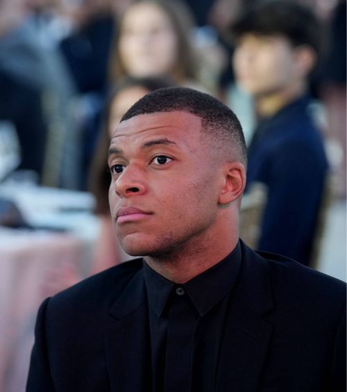 Mbappe neagă acuzațiile de viol  Starul francez a trimis  săgeți către PSG , pe care o consideră vinovată pentru ceea ce numește fake-news