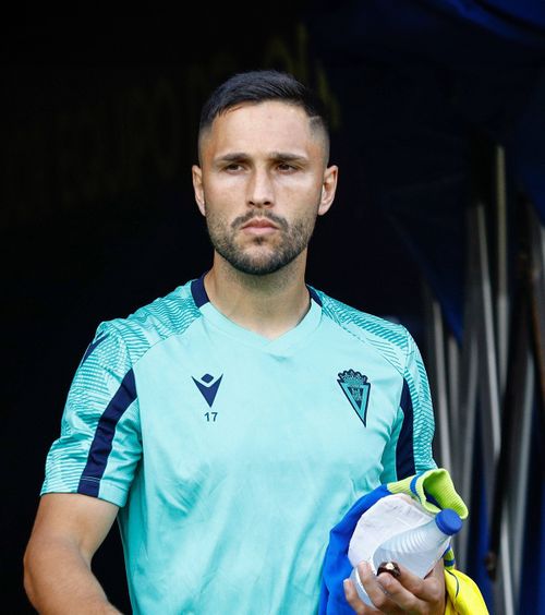 Florin Andone semnează  Atacantul român revine la echipa pentru care a mai jucat  în urmă cu 10 ani