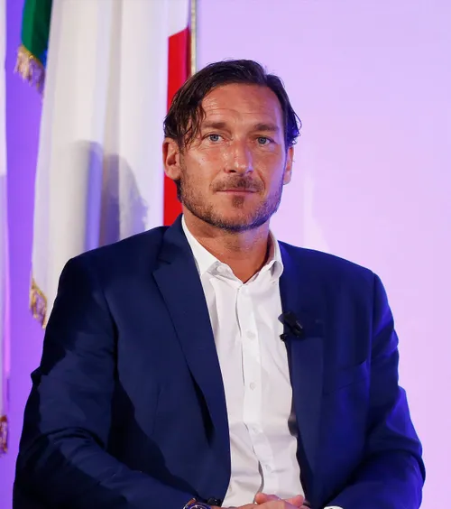 Nebunia lui Totti  Simbolul Romei,  tentat să revină  în Serie A: „La 48 de ani, pot juca o jumătate de oră”