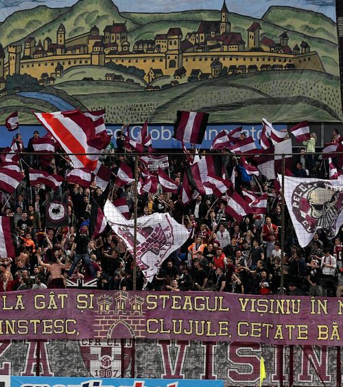 Mesaj pentru Deac  Ultrașii CFR Cluj au reacționat rapid după ce căpitanul și-a  aruncat banderola  pe jos