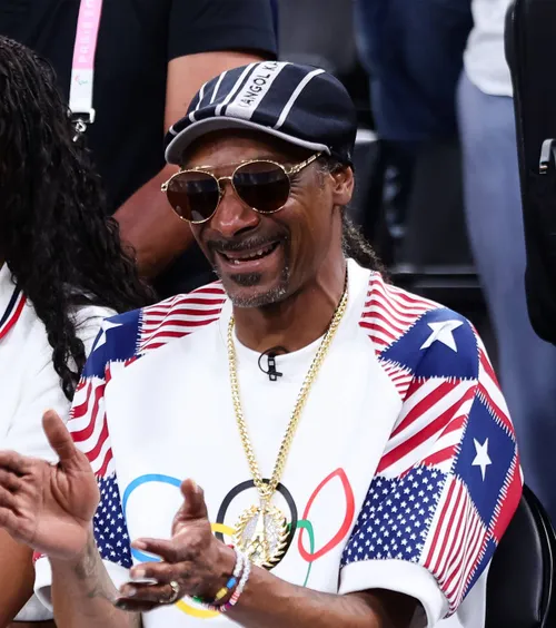 Snoop Dogg ar putea intra în fotbal  Rapperul vrea să  investească  într-un club mare din Europa: „Mascota lor e un câine, nu poți inventa asta!”