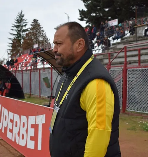 Doi dintr-o lovitură  Antrenorul și directorul tehnic ai unui club de Liga 2, demiși la pachet!  Nicolae Dică  e favorit să preia echipa