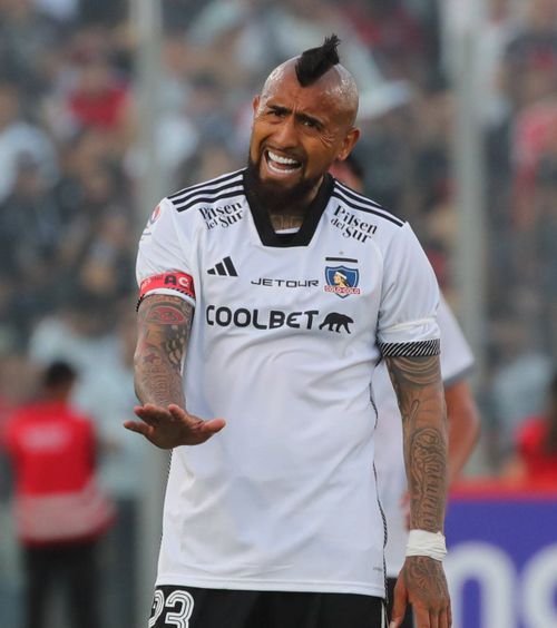 Arturo Vidal, anchetat Fostul jucător al Barcelonei și alți colegi, acuzați de  viol în grup