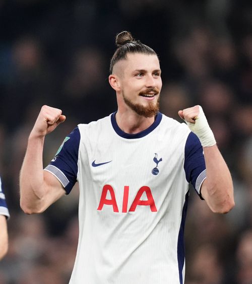 Drăgușin, lăudat de englezi   Fundașul român a fost integralist în spectacolul făcut de Tottenham pe Etihad, 4-0 cu City: „ A fost ca un zid ”