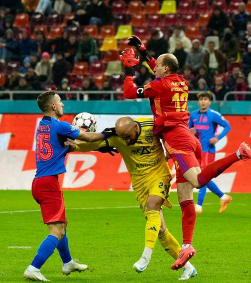 FCSB - Unirea Slobozia 3-0  Campioana, victorie clară înaintea duelului cu  Olympiacos  din Europa League