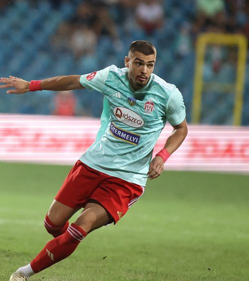 După Rapid, îl vrea și Dinamo  Denis Ciobotariu, cel mai curtat fotbalist din Liga 1 + Reacția clubului Sepsi:  „Îl vrem pe Selmani”