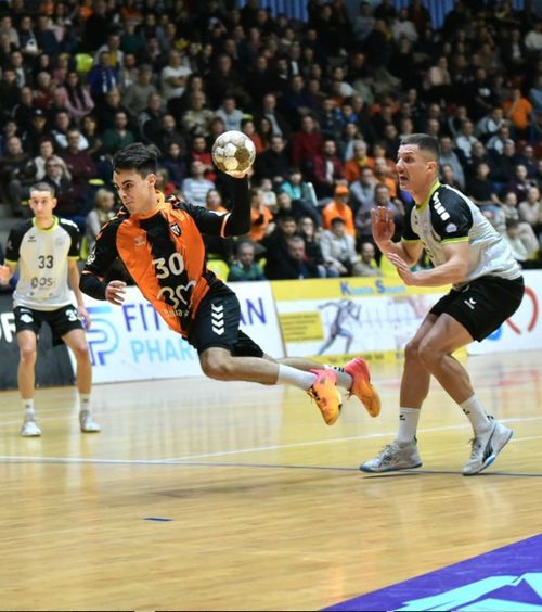 Minaur a pierdut, dar s-a calificat  Deși a fost învinsă acasă de kosovarii de la KH Rahoveci, echipa din Baia Mare merge în  optimile EHF European Cup