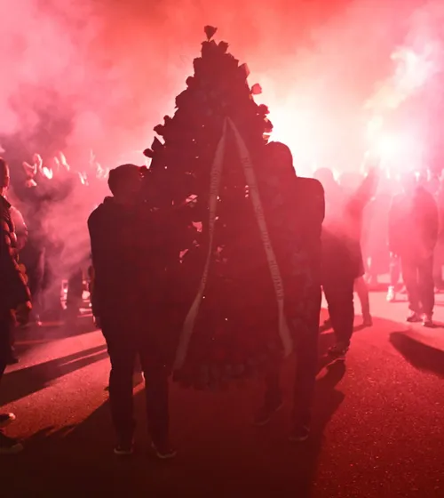 Show în onoarea lui Duckadam  Peluza Nord FCSB s-a despărțit de legendarul portar cu torțe și artificii:  „Mulțumim pentru glorie!”