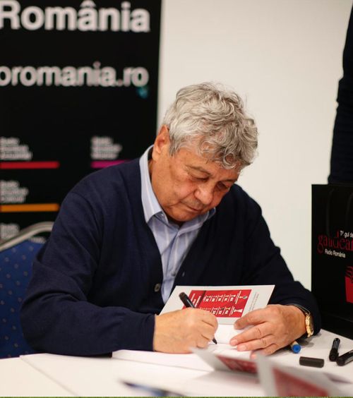 Dan Udrea  În aceste momente de derută națională, Lucescu  ne predă o lecție : să învățăm să împărțim între noi