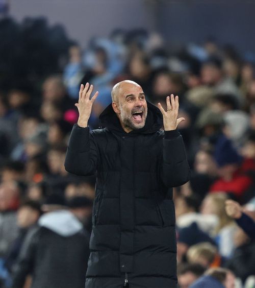 Guardiola a sărit la un fan   VIDEO:  Reacția  furioasă  a tehnicianului s-a viralizat: „Vrei să știi cum este să pierzi?”