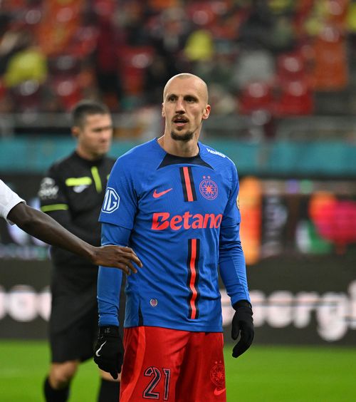 „A fost surpriza plăcută” Ilie Dumitrescu, după ce FCSB a urcat pe primul loc în Liga 1: „O echipă matură, cu experiență” +  Fotbaliștii remarcați