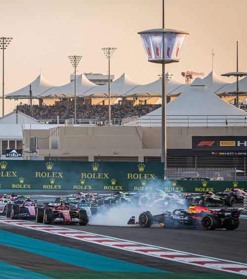 Piastri, ironic  Pilotul McLaren, după ce  Max Verstappen l-a acroșat  în primul tur de la Abu Dhabi: „O mișcare de campion mondial”