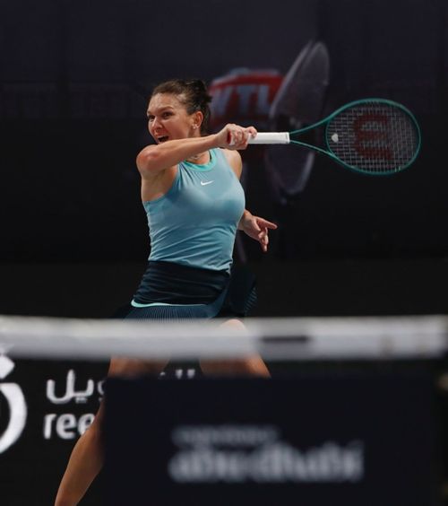 Halep, două înfrângeri într-o zi  Simona  a pierdut atât la simplu, cât și la dublu  în a doua zi a World Tennis League