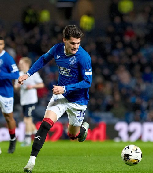 Rangers - Dundee 1-0   Ianis Hagi , bară și gol anulat în victoria de pe Ibrox Park » Mijlocașul român, al 5-lea meci consecutiv ca titular