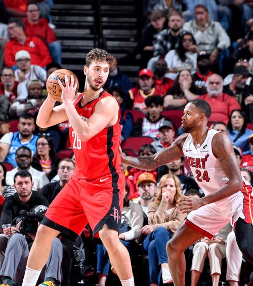 Haos în NBA  Houston Rockets - Miami Heat 100-104, meci cu  7 eliminări!  Ce s-a întâmplat cu 5 secunde înainte de final