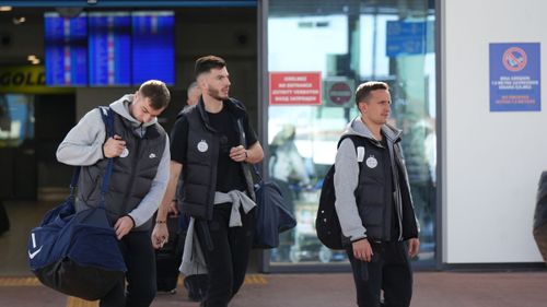 Sosire FCSB în Antalya. Așteptați cu mesajul „Steaua Bucharest” (foto: Iosif Popescu/GOLAZO.ro)