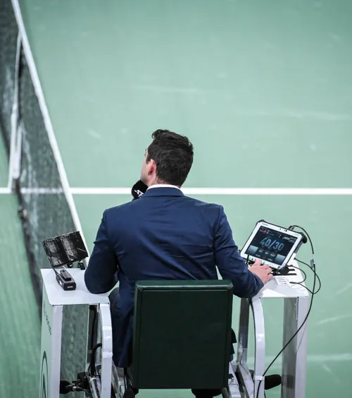 Reguli noi &icirc;n tenis 2025 va fi primul sezon &icirc;n care nu vor fi prezen&#539;i arbitri de linie la meciurile din circuitul ATP. Cu ce tehnologie vor fi &icirc;nlocui&#539;i