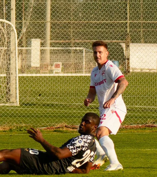 DINAMO - FC ZURICH 1-3  VIDEO  Alex Pop, debut pentru Dinamo sub ochii lui Lucescu:  activ și tupeist la început , jumătate de repriză absent