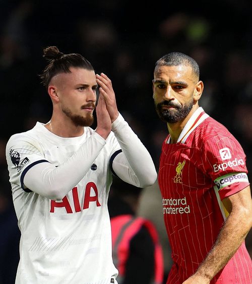 Tottenham - Liverpool 1-0  Victorie pentru londonezi în Cupa Ligii, după 4 meciuri fără succes.  Intervenție crucială a lui Drăgușin  + Bentacur, accidentare gravă