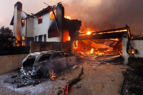 Incendiile devastatoare din zona Los Angeles Fotografii: Imago