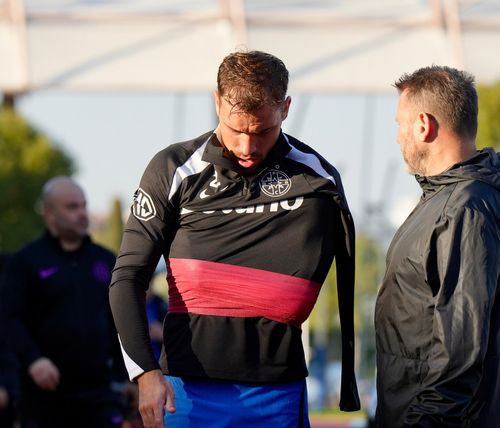 Darius Olaru, accidentare gravă în FCSB - Hamburg. Foto: iosif Popescu / GOLAZO.ro