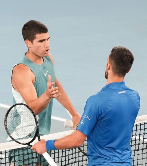 Australian Open  VIDEO:  Alcaraz,  taxat după „ironia”  de la meciul cu Djokovic: „Nu știu dacă a vrut să-și bată joc de el, dar imaginile vor dăinui”