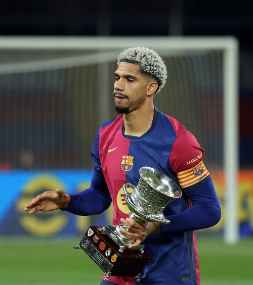 Ronald Araujo a semnat  Fundașul uruguayan și-a prelungit contractul cu  Barcelona