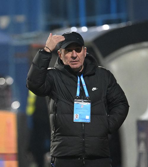 „This is Romania!” Hagi, șocat după ce fanii lui CFR Cluj i-au cerut  demisia  lui Petrescu: „Dacă și lui îi spunem asta... E prea mult”