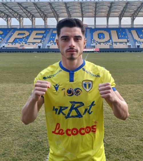 Primul jucător adus de Mutu  Valentin Gheorghe a semnat cu  Petrolul Ploiești