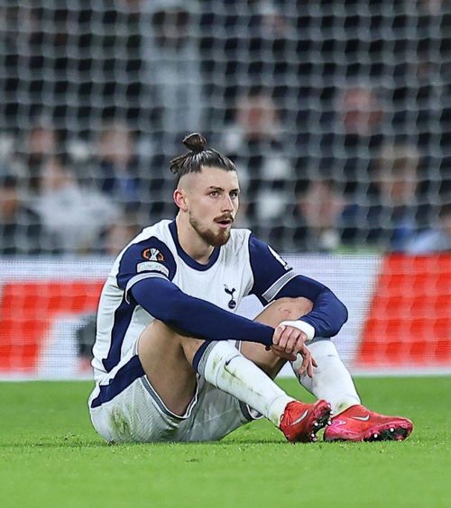 Se tem de ce e mai rău la Drăgușin Tottenham se așteaptă la o  ruptură  a ligamentului încrucișat anterior în cazul românului. Cât timp ar putea lipsi