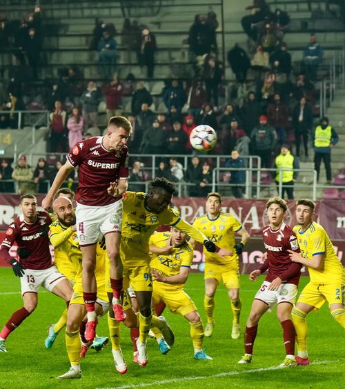 Rapid - Slobozia 2-1   Alex Dobre , gol de trei puncte în prelungiri! Giuleștiul mai speră la play-off