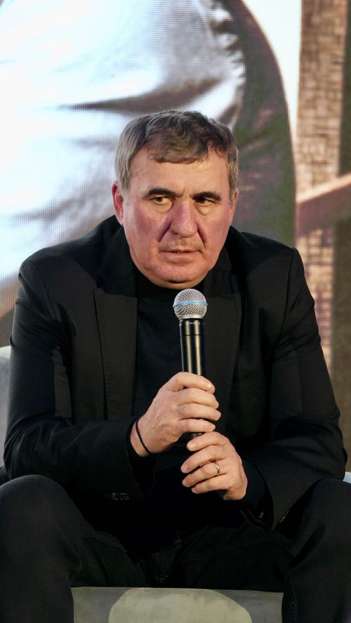 Gică Hagi și-a lansat cartea „Drumul meu” (foto: Iosif Popescu/GOLAZO.ro)