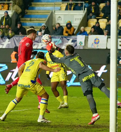 Petrolul  - FCSB 0-0 Campioana României  a ratat ocazia de a redeveni lider  în Superligă, ploieștenii se îndepărtează de play-off