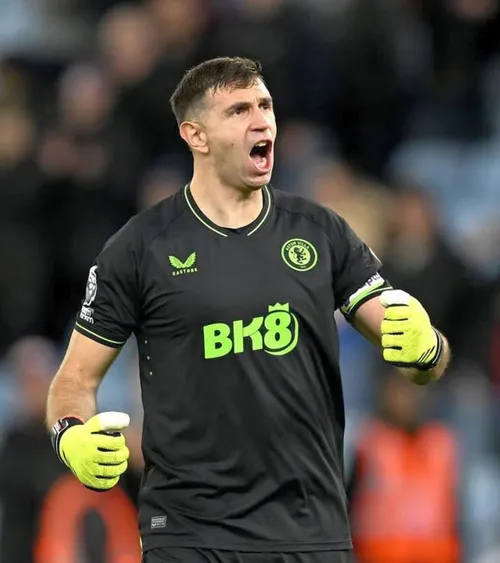 „Dacă-mi faci mie asta, te alerg”  Reacția lui  Emiliano Martinez  după „scărița” lui Julian Alvarez din derby-ul cu Real Madrid