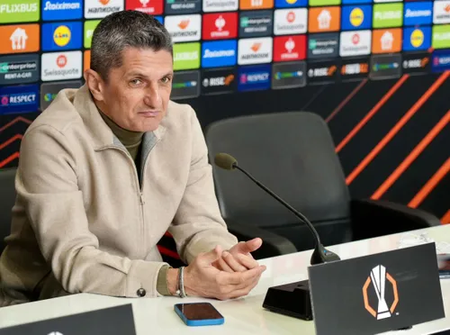 Răzvan Lucescu, la conferința de presă a lui PAOK, înainte de meciul cu FCSB (foto: Iosif Popescu/GOLAZO.ro)