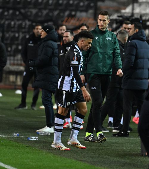 „Totul a mers prost” Presa din Grecia  dă vina pe arbitru  după PAOK - FCSB 1-2: „A schimbat complet cursul jocului”