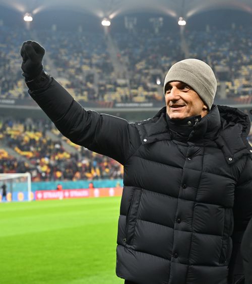 Lucescu, aclamat  Antrenorul lui PAOK  le-a mulțumit fanilor roș-albaștri  care i-au strigat numele: „E un gest formidabil. Pentru mine, FCSB e Steaua”