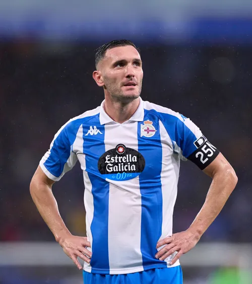 Drama lui Lucas Perez Dezvăluiri tulburătoare despre copilăria fostului atacant de la Arsenal: „Părinții  m-au abandonat  la 2 ani. Acum îmi cer bani”