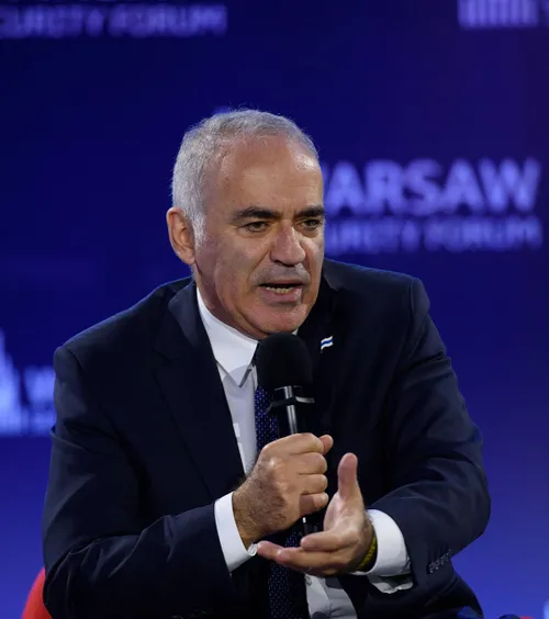 „NATO a luat sfârșit”  Verdictul șahistului rus Garry Kasparov, după  negocierile Trump - Zelenski : „Totul a fost pregătit de Putin”