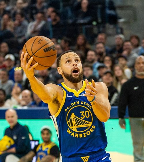 Curry scrie istorie în NBA A reușit un număr fără precedent de  aruncări de 3 puncte:  „Nu mă limitez niciodată”