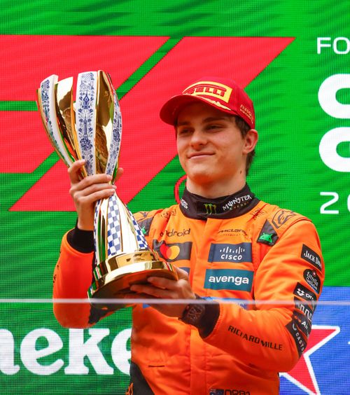 „Dublă” McLaren!   Oscar Piastri  a câștigat Marele Premiu al Chinei. Podium completat de Lando Norris și George Russell + Abandon al lui Fernando Alonso