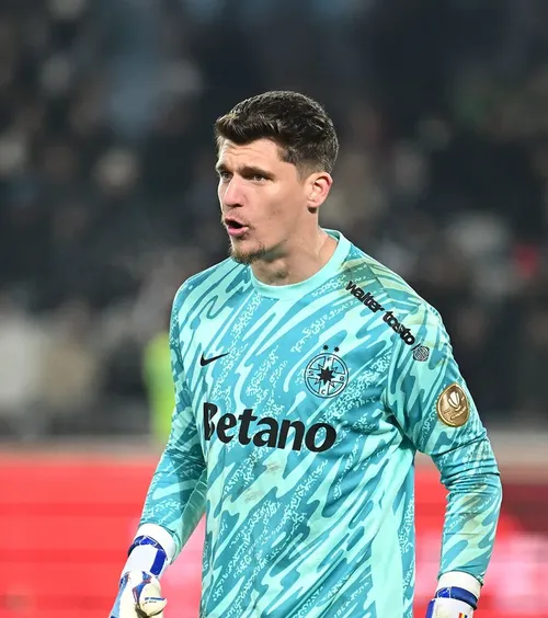 Galatasaray, cu ochii pe Târnovanu Turcii sunt interesați de serviciile portarului de la FCSB:  „Au apăsat butonul”  » Îl vor şi pe Calhanoglu