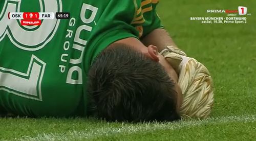 Penalty-ul făcut Gyenge după un faul asupra lui Gustavo Marins în Sepsi - Farul. Foto - captură Prima Sport (1).jpg