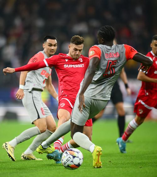 „Politic? Forță mare!”  Omul care l-a adus pe  Dennis Politic  la Dinamo îl caracterizează pe fotbalistul pentru care Gigi Becali oferă un milion de euro