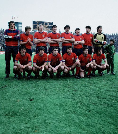 MM reface Steaua '86  Stoica a evaluat fotbaliștii de atunci prin  nume mari din fotbalul mondial . Cine sunt De Bruyne, Kvaratskhelia, Rooney și Baresi