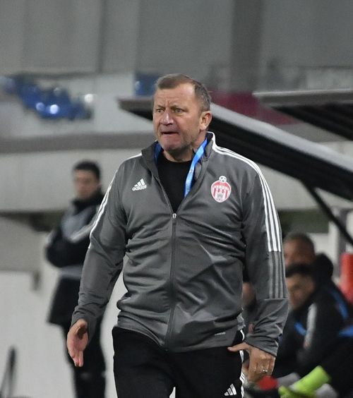 Pleacă Dorinel Munteanu?  Antrenorul angajat recent la Sepsi   deja e în pericol  să fie demis, dacă va pierde cu UTA » Dezvăluiri din club: „E mereu suspicios”