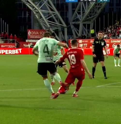 „A forțat puțin”   Haruț îl acuză pe Costache că a simulat la faza penalty-ului:   „A apărut de nicăieri”  + Dumitrescu: „Am dominat clar”