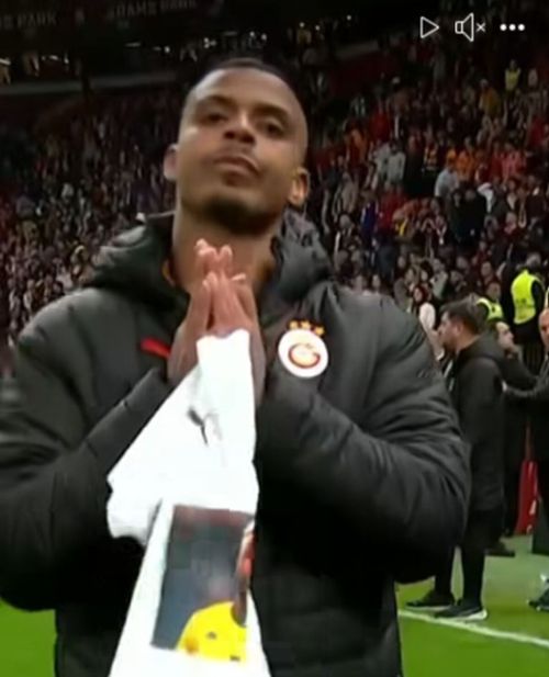 Boupendza, comemorat în Turcia    FOTO:  Gestul făcut pe stadionul lui   Galatasaray  de Mario Lemina, fost coleg cu atacantul la națională